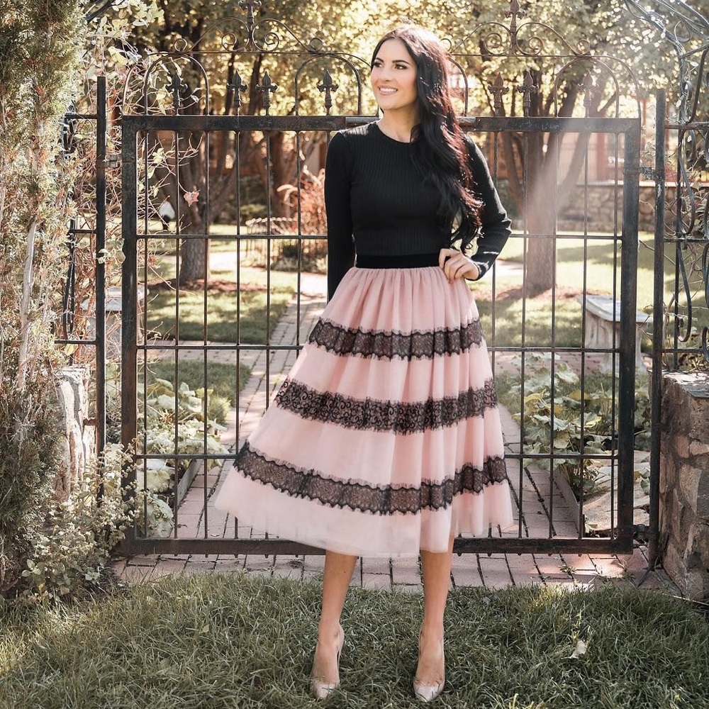 Rachel parcel Marie Antoinette skirt